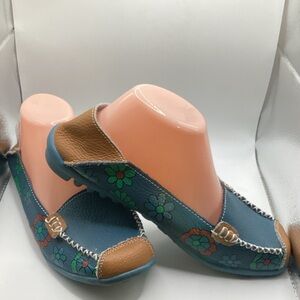 Floral Leather Remote Control Rubber Sole Moccasins Loafers Size 7